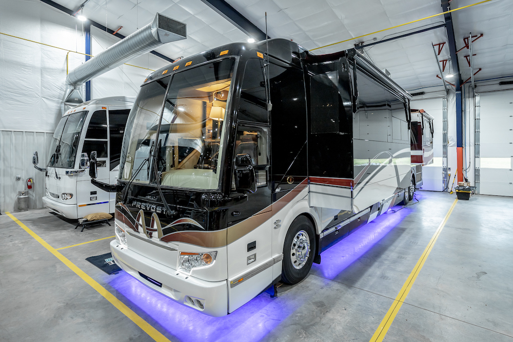 2009 Prevost Featherlite H3-45 For Sale