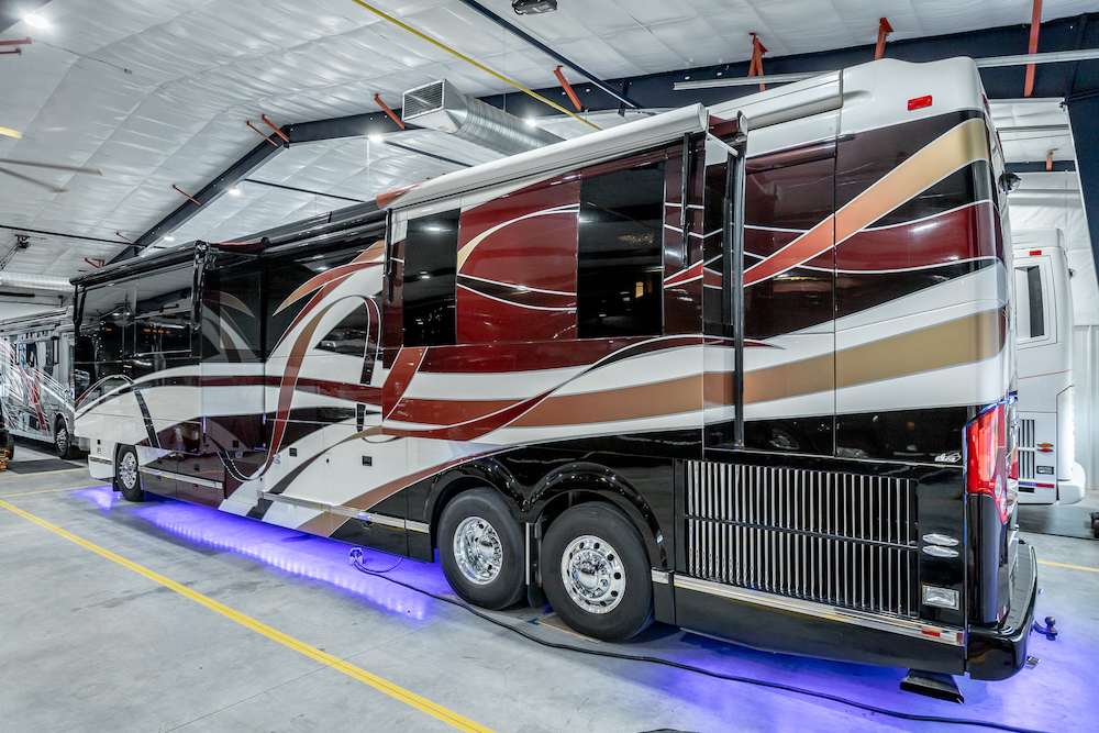 2009 Prevost Featherlite H3-45 For Sale