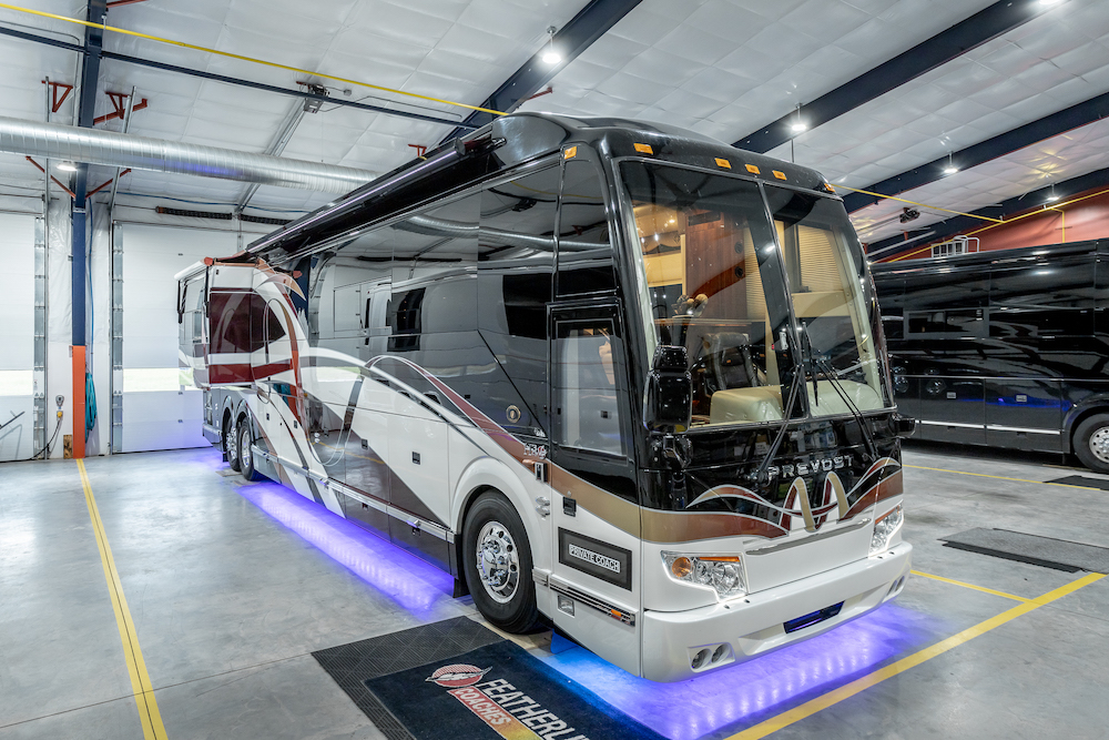 2009 Prevost Featherlite H3-45 For Sale