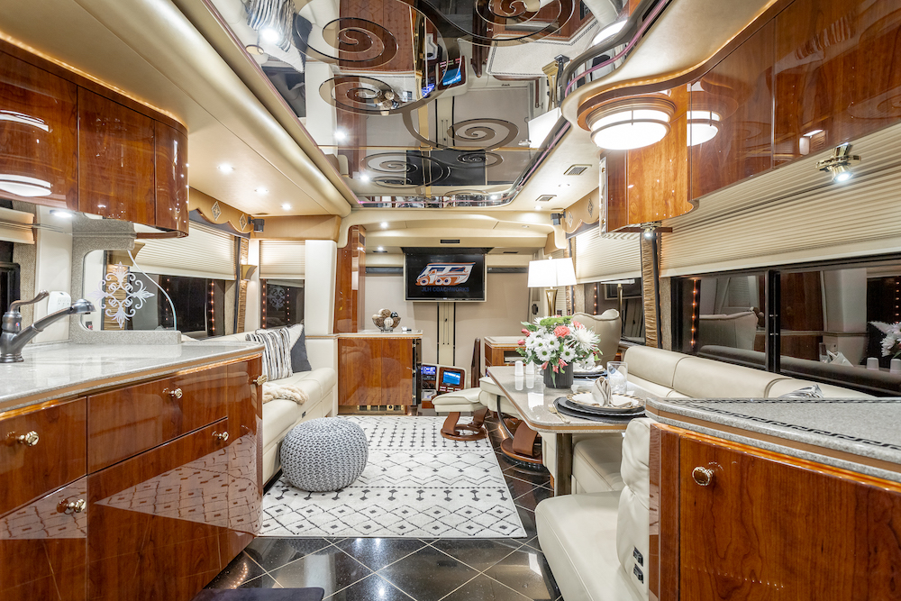 2009 Prevost Featherlite H3-45 For Sale