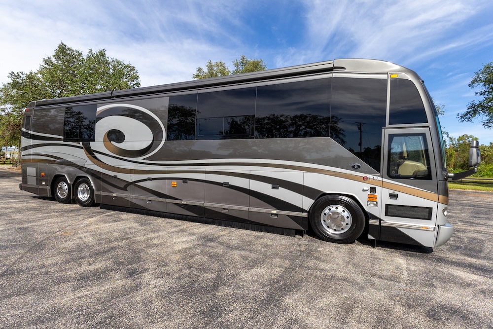 2009 Prevost Featherlite H3-45 For Sale