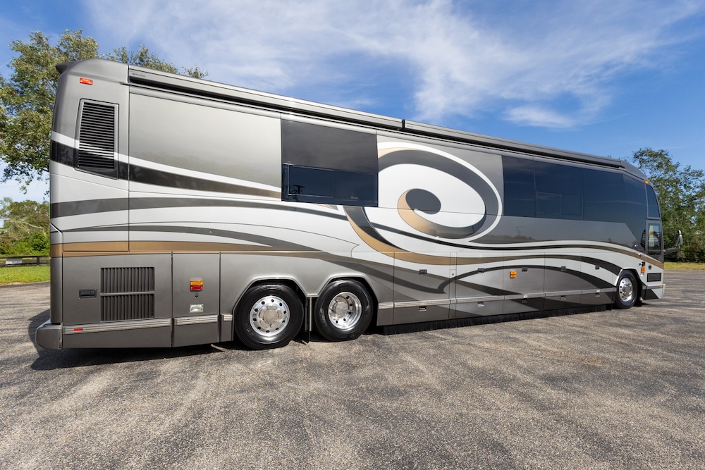 2009 Prevost Featherlite H3-45 For Sale