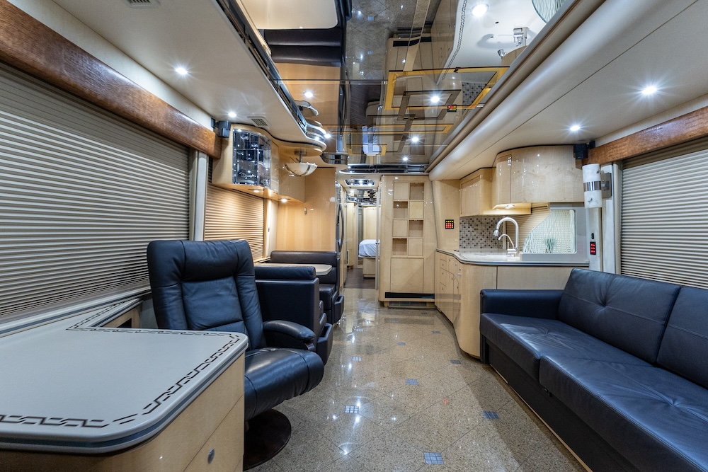 2009 Prevost Featherlite H3-45 For Sale