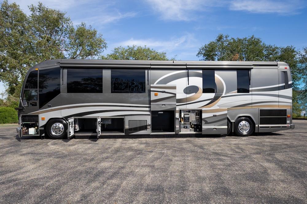 2009 Prevost Featherlite H3-45 For Sale