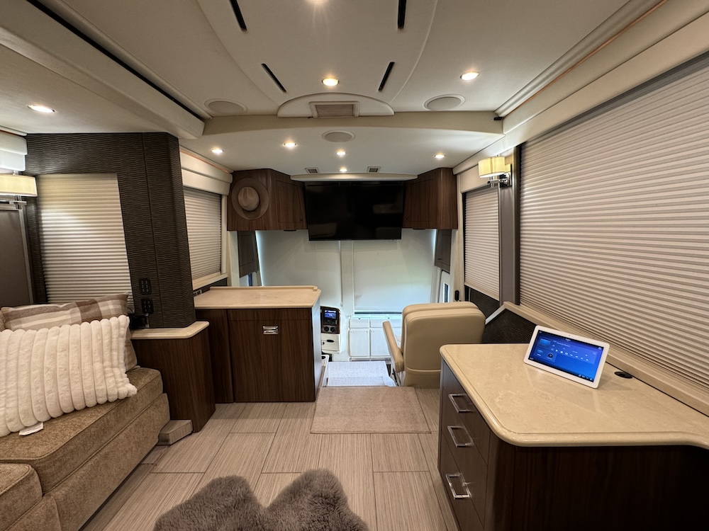 2009 Prevost  Amadas H3-45 For Sale