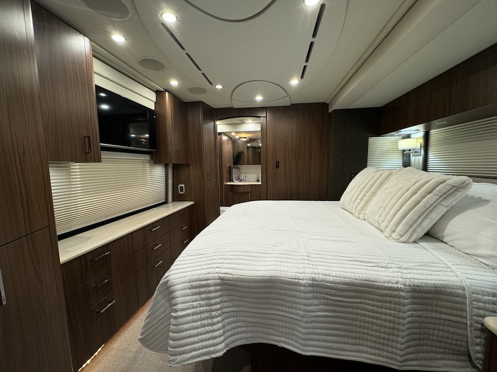 2009 Prevost  Amadas H3-45 For Sale