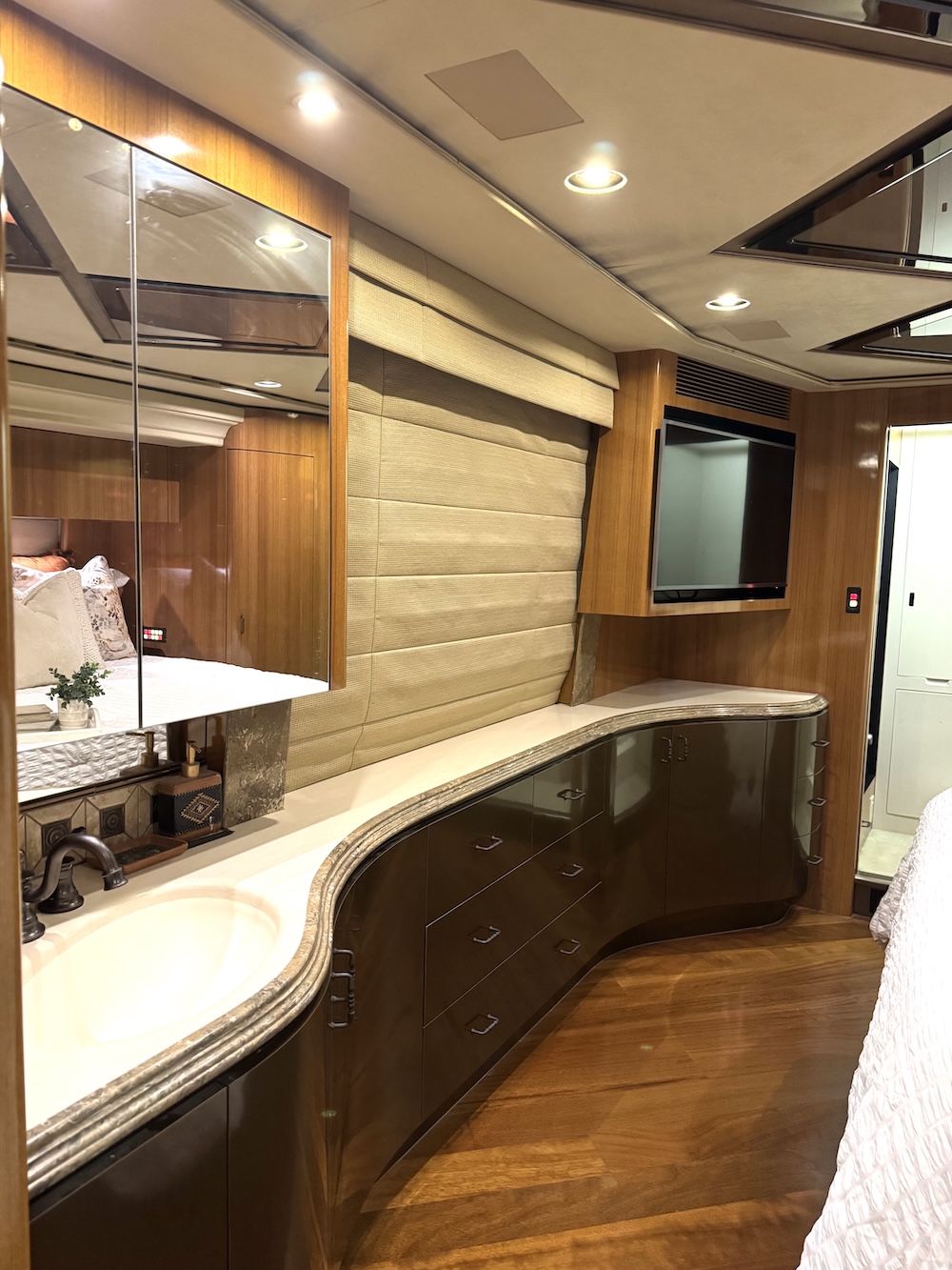 2009 Prevost Marathon H3-45 For Sale