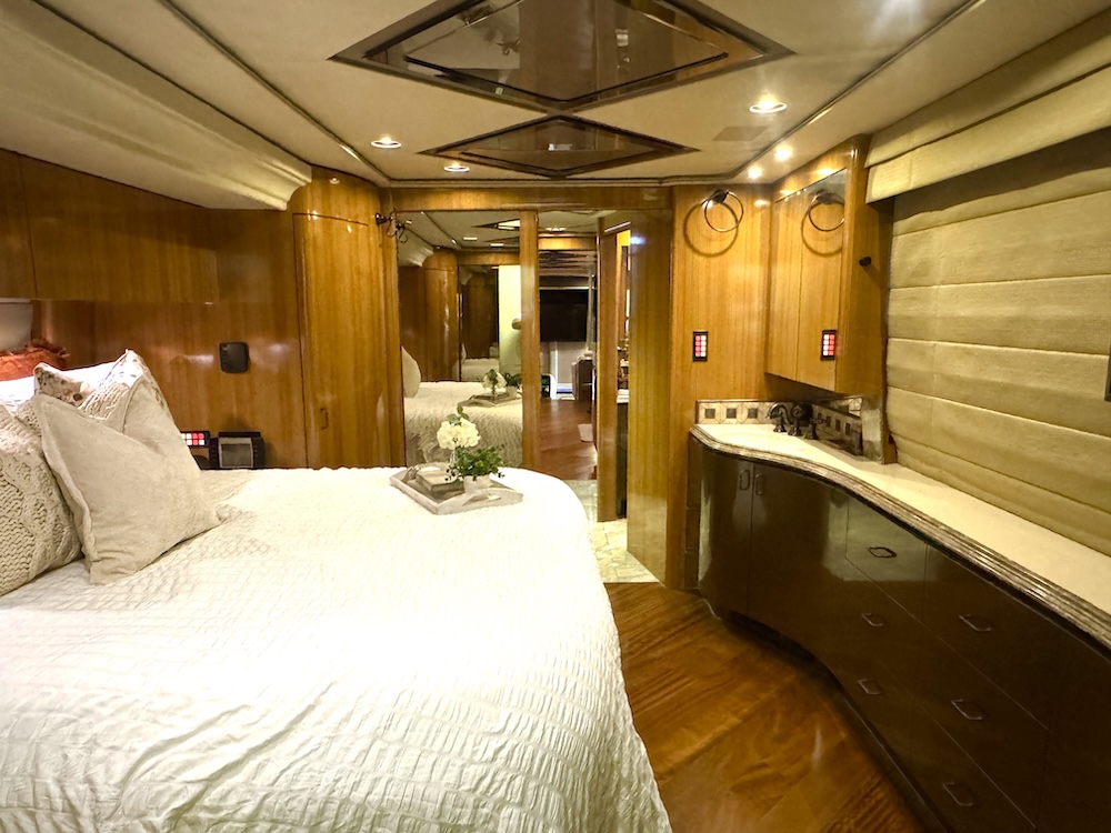 2009 Prevost Marathon H3-45 For Sale