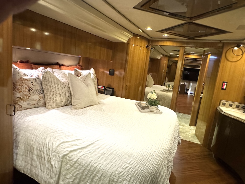 2009 Prevost Marathon H3-45 For Sale