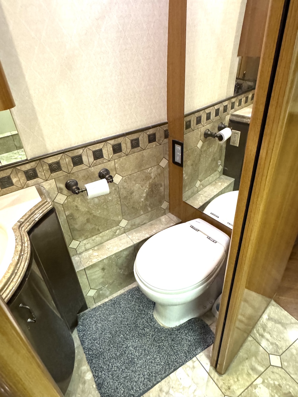 2009 Prevost Marathon H3-45 For Sale