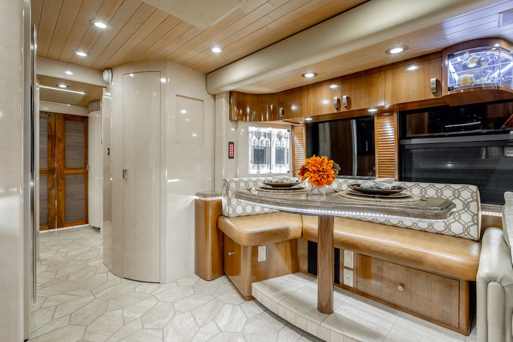 2009 Prevost Marathon H3-45 For Sale