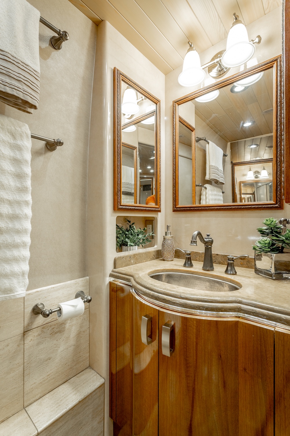 2009 Prevost Marathon H3-45 For Sale