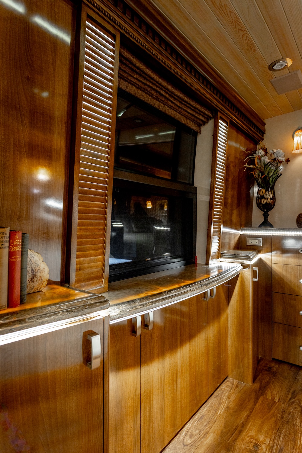 2009 Prevost Marathon H3-45 For Sale