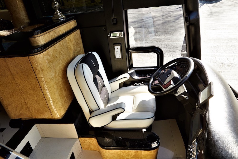 2009 Prevost Millennium H3-45 For Sale