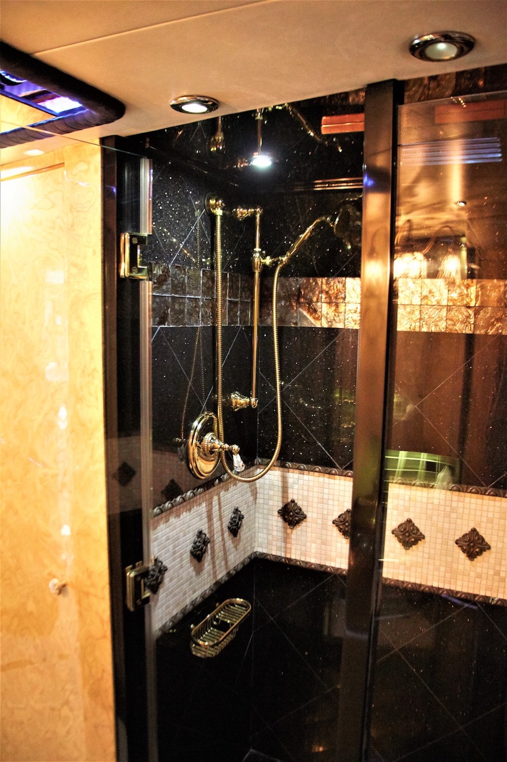 2009 Prevost Millennium H3-45 For Sale