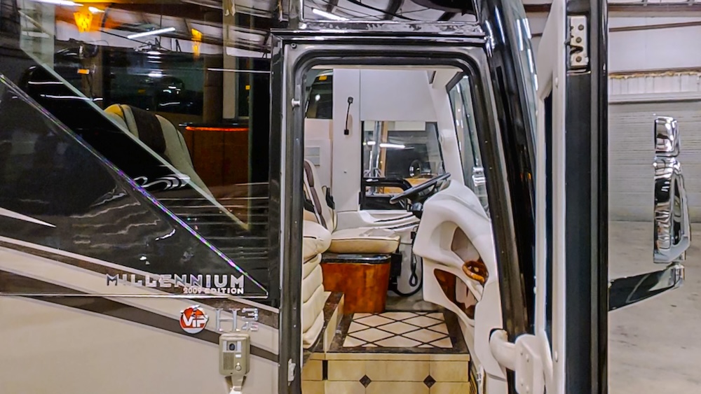 2009 Prevost Millennium  H3-45 For Sale