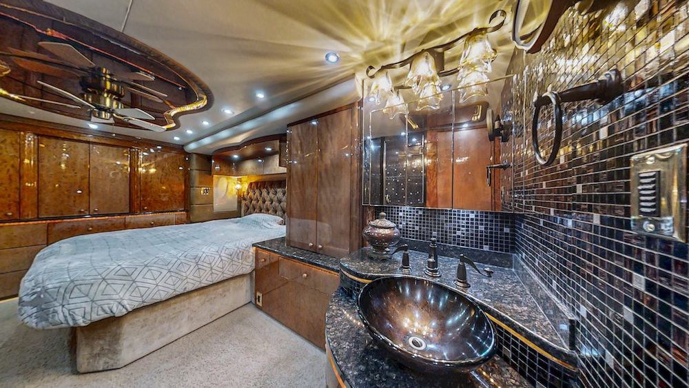 2009 Prevost Millennium  H3-45 For Sale