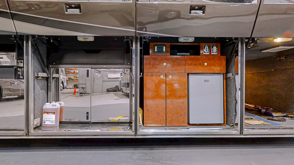 2009 Prevost Millennium  H3-45 For Sale