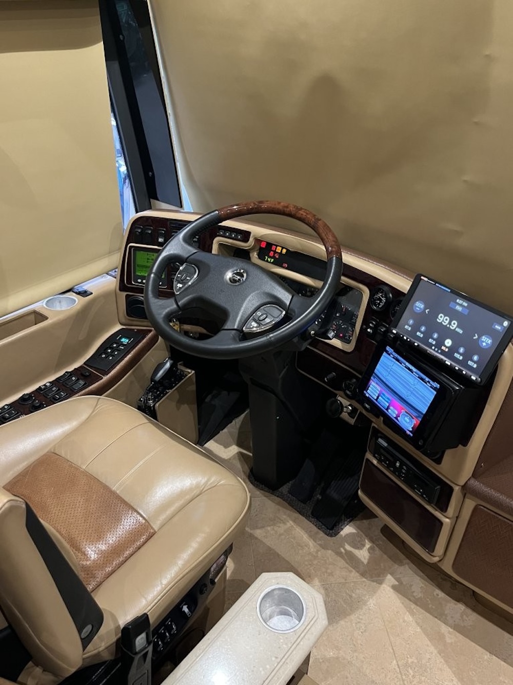 2010 Prevost  Liberty H3-45 For Sale