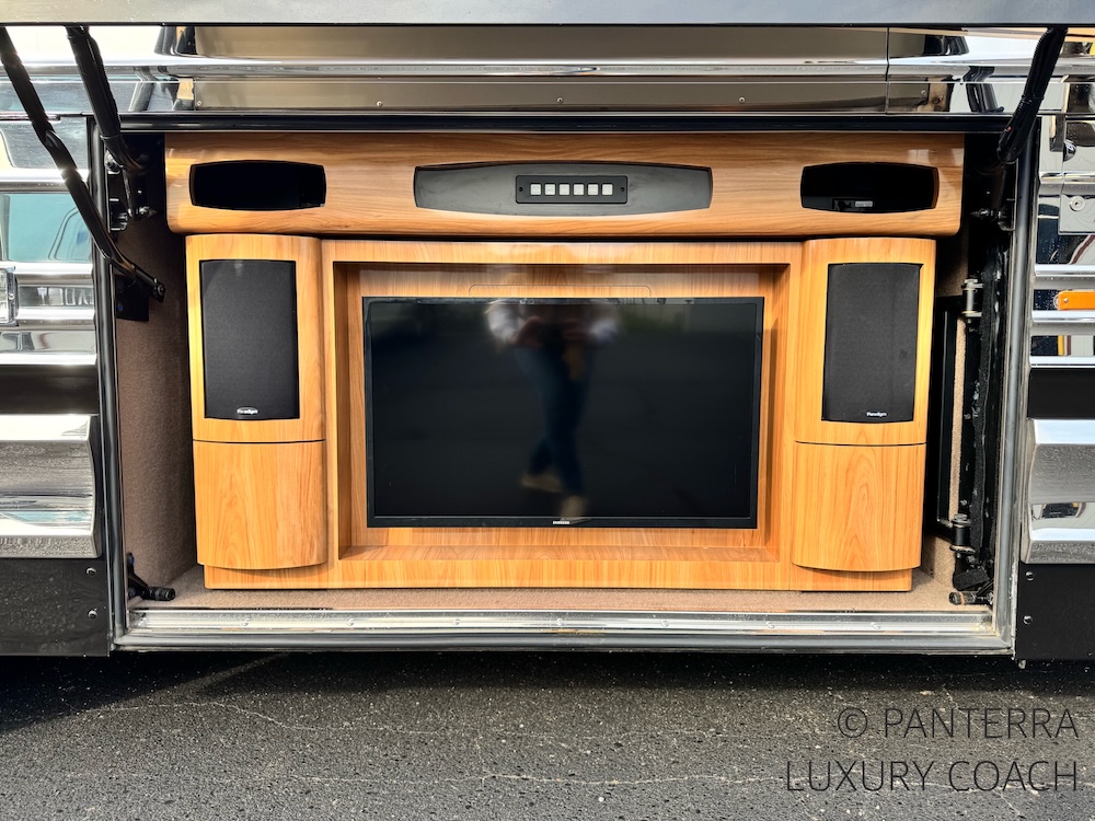 2010 Prevost Marathon XLII For Sale