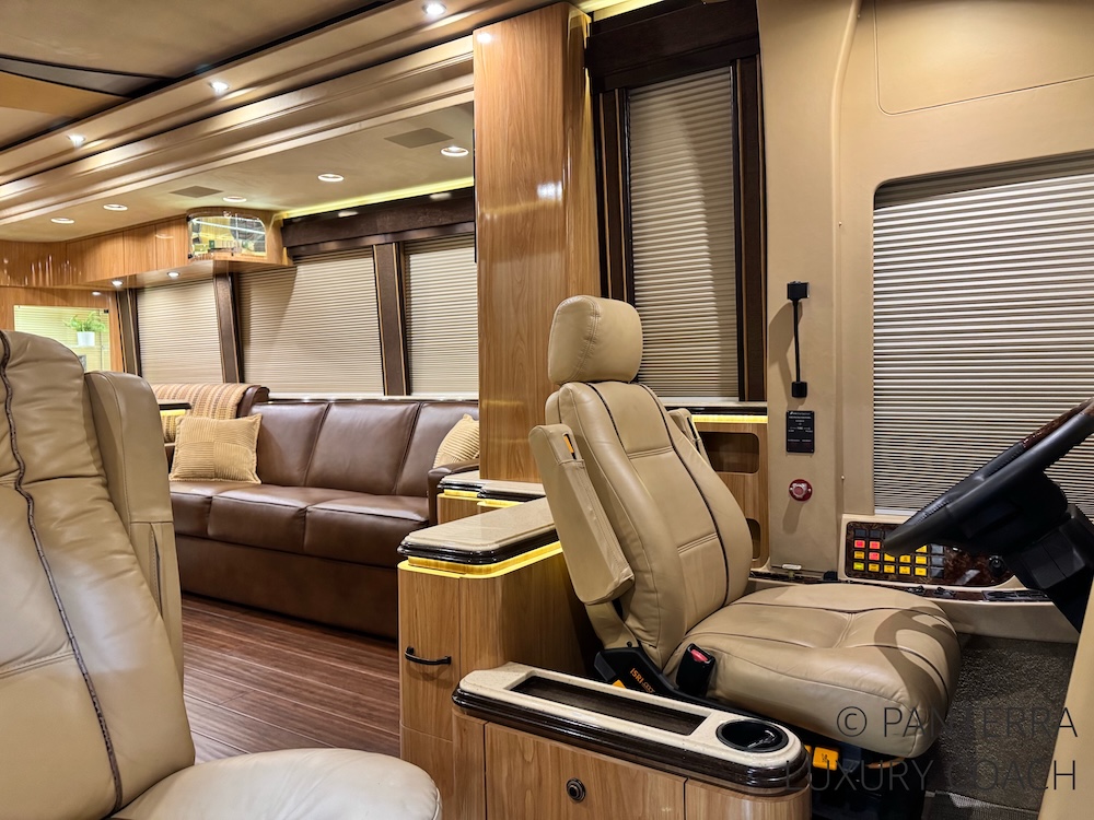 2010 Prevost Marathon XLII For Sale