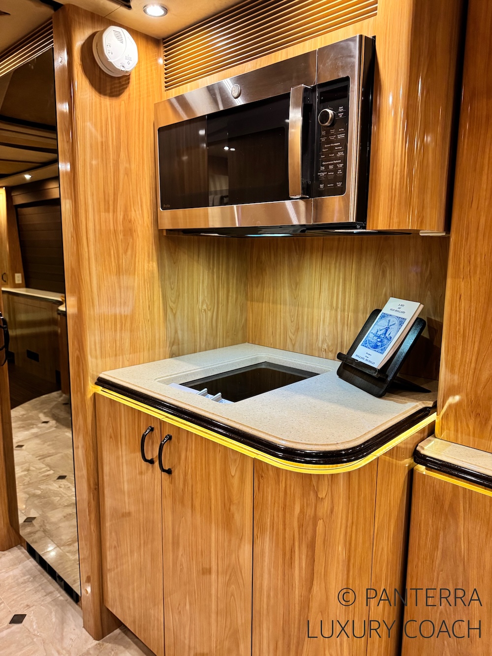 2010 Prevost Marathon XLII For Sale