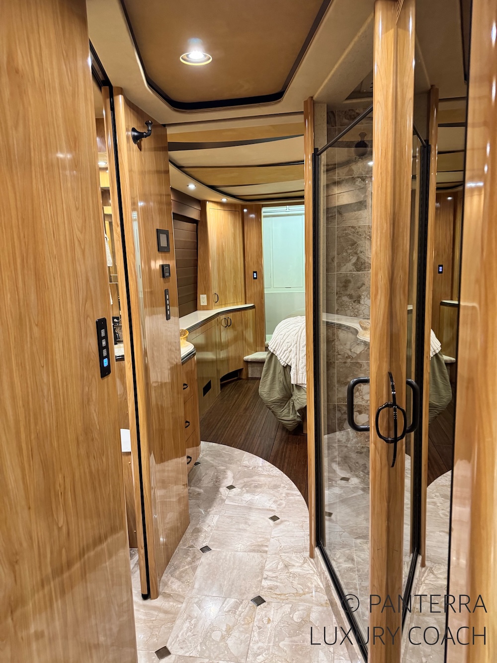 2010 Prevost Marathon XLII For Sale