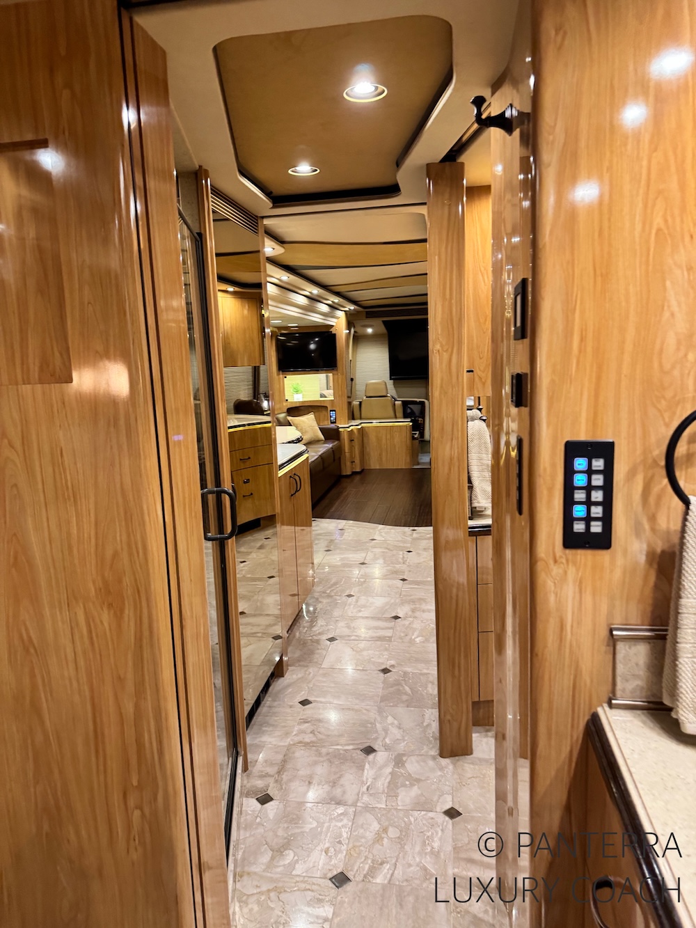 2010 Prevost Marathon XLII For Sale