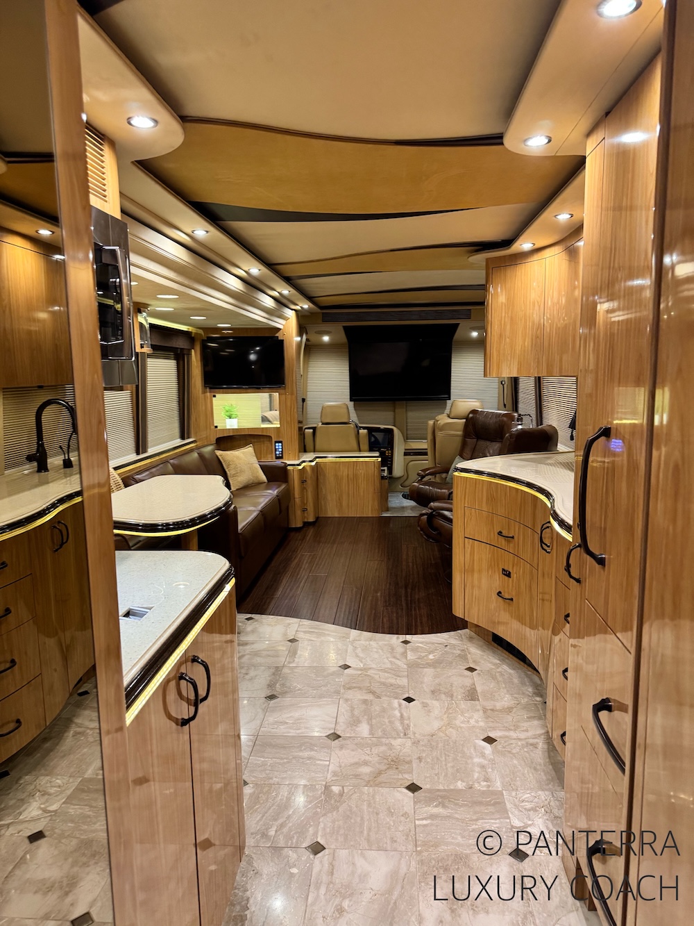 2010 Prevost Marathon XLII For Sale