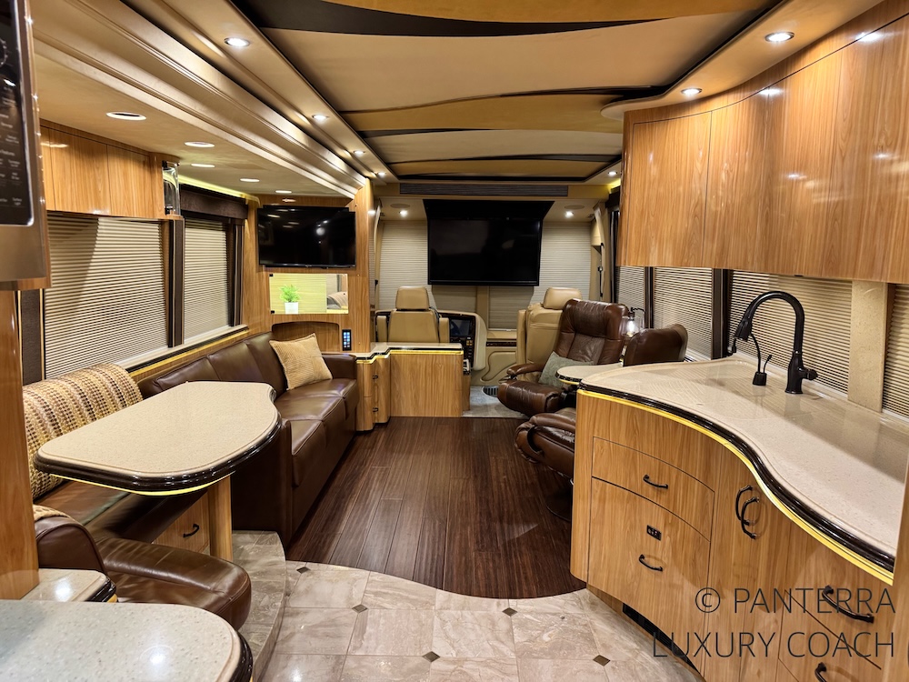 2010 Prevost Marathon XLII For Sale