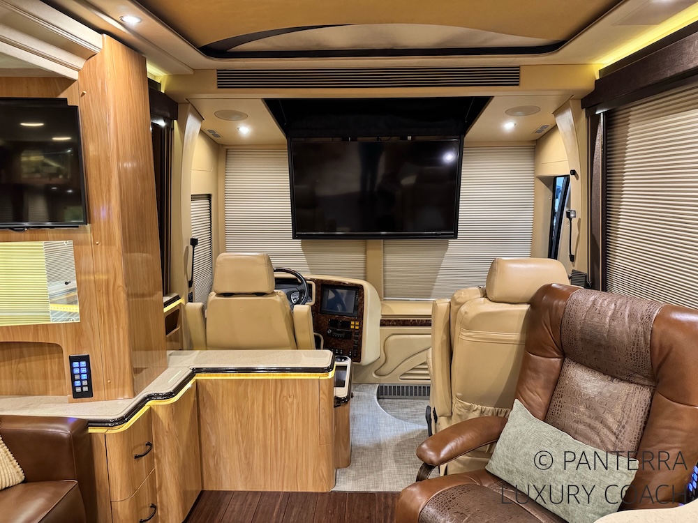 2010 Prevost Marathon XLII For Sale