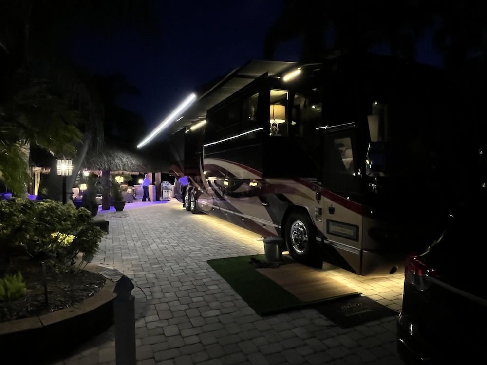 2010 Prevost Millennium  H3-45 For Sale