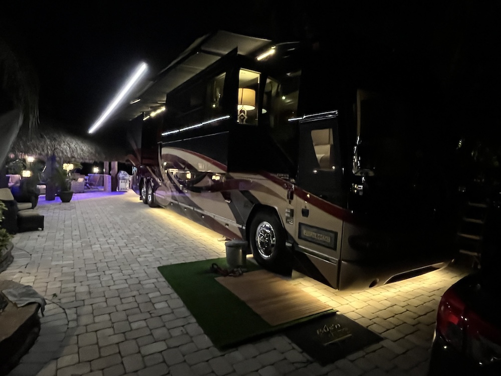 2010 Prevost Millennium  H3-45 For Sale