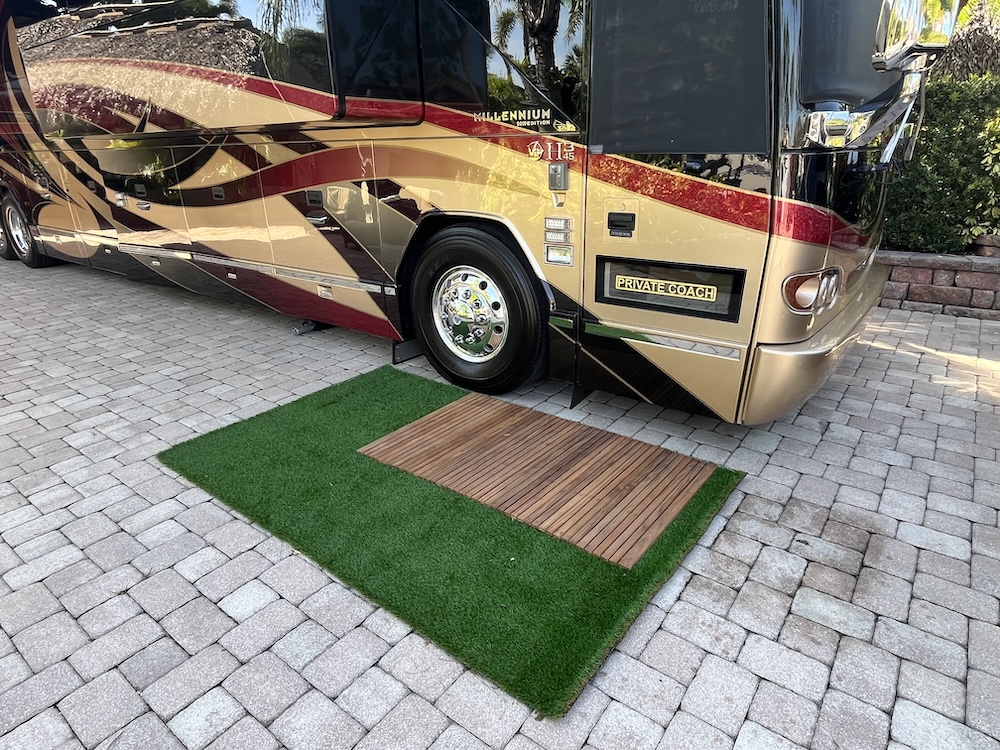 2010 Prevost Millennium  H3-45 For Sale