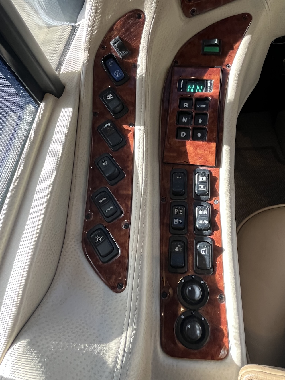 2010 Prevost Millennium H3-45 For Sale