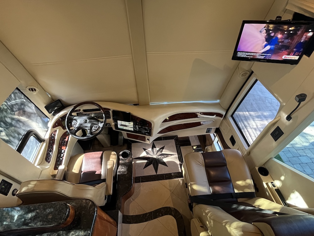 2010 Prevost Millennium H3-45 For Sale