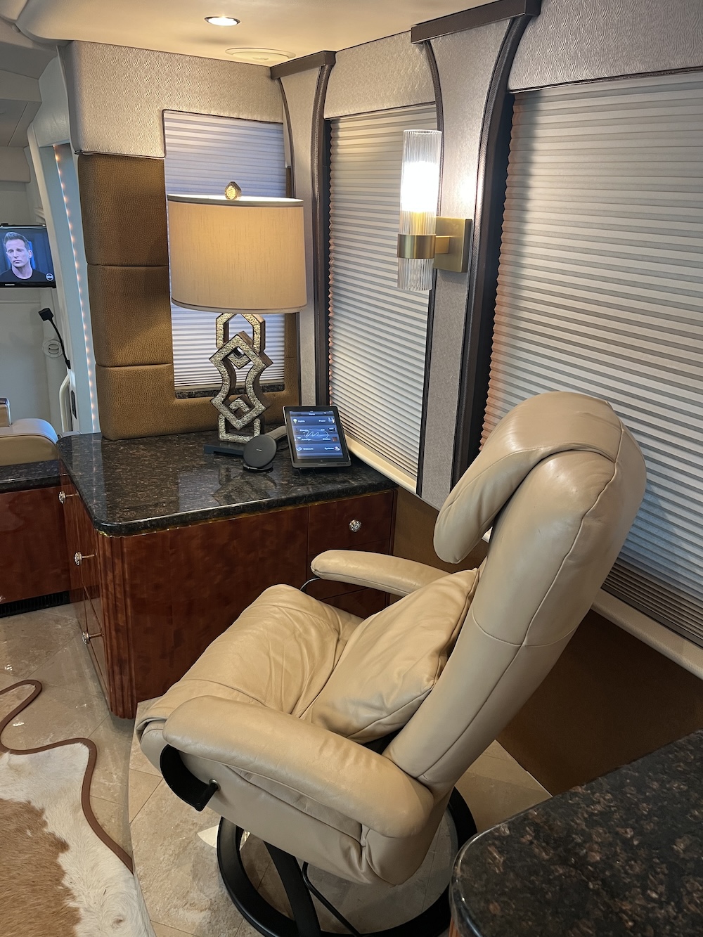 2010 Prevost Millennium H3-45 For Sale