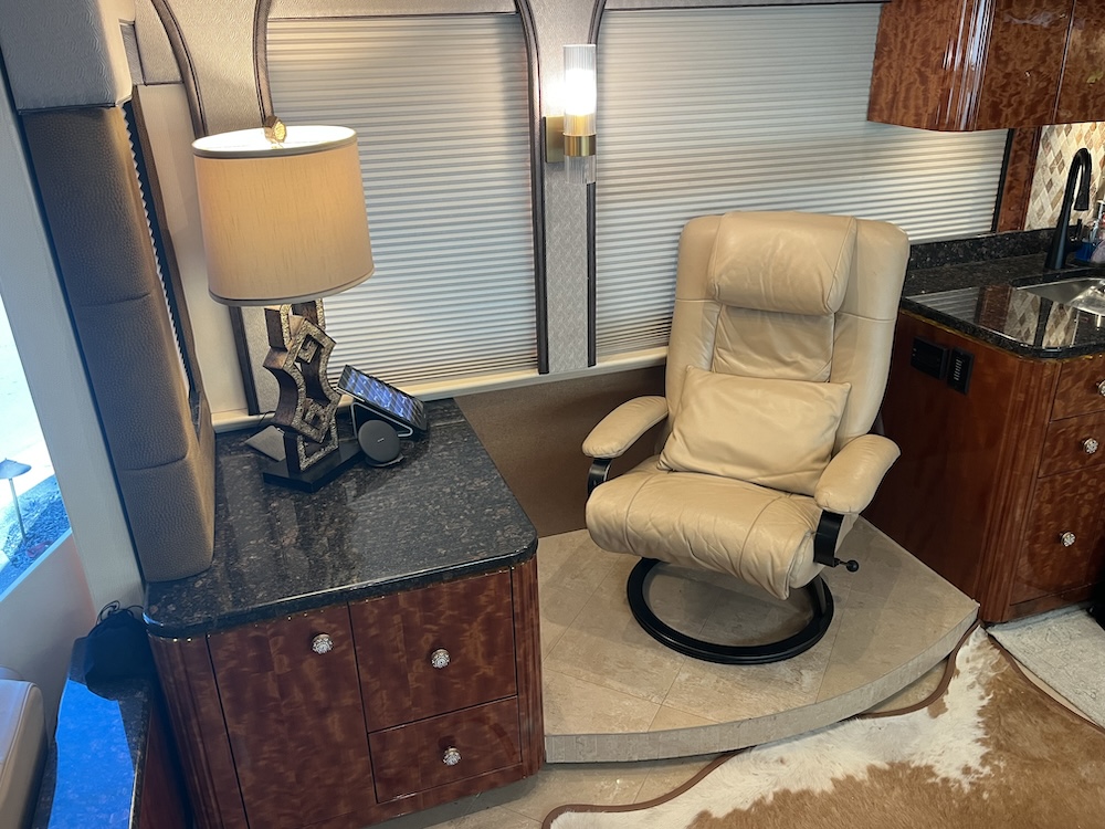 2010 Prevost Millennium H3-45 For Sale