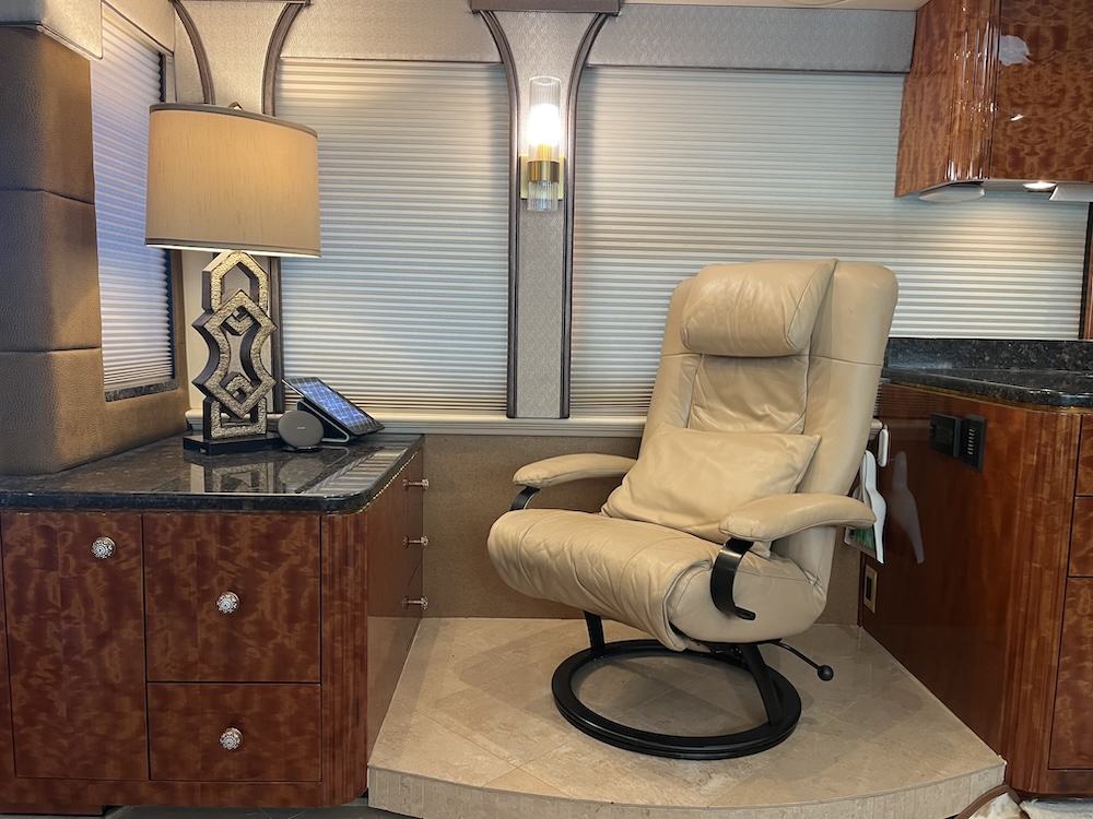 2010 Prevost Millennium H3-45 For Sale