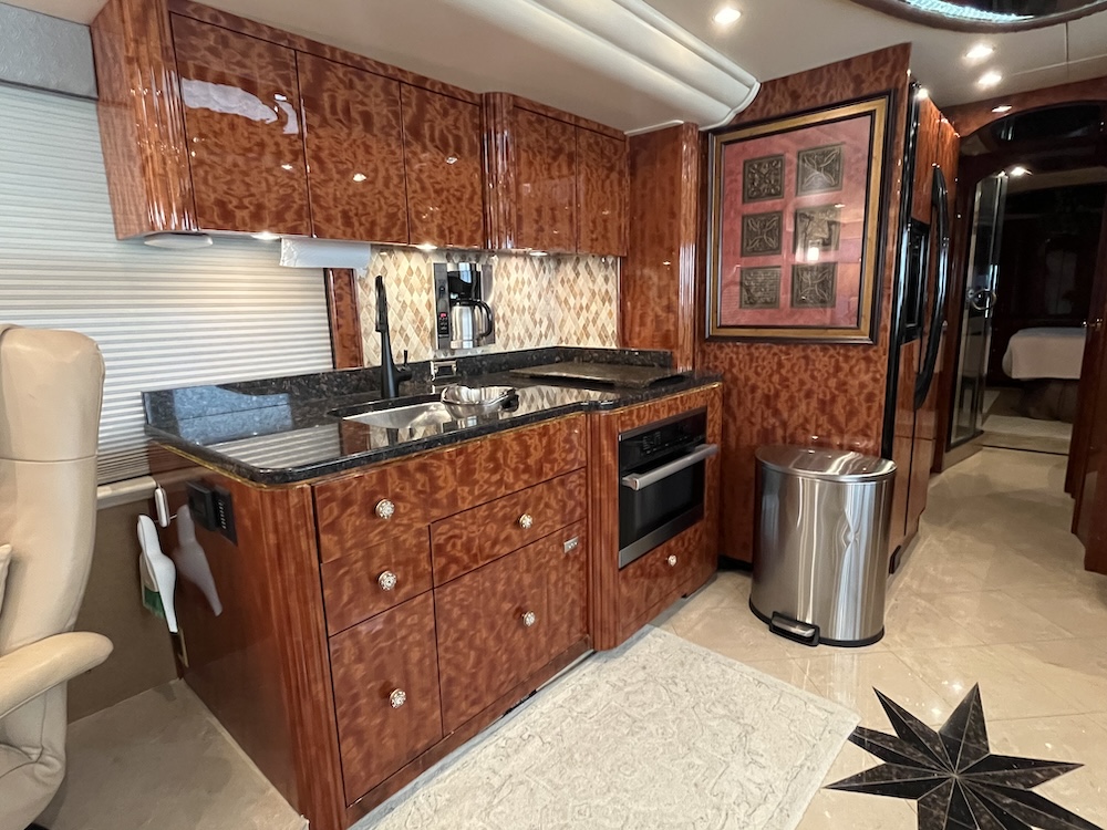 2010 Prevost Millennium H3-45 For Sale