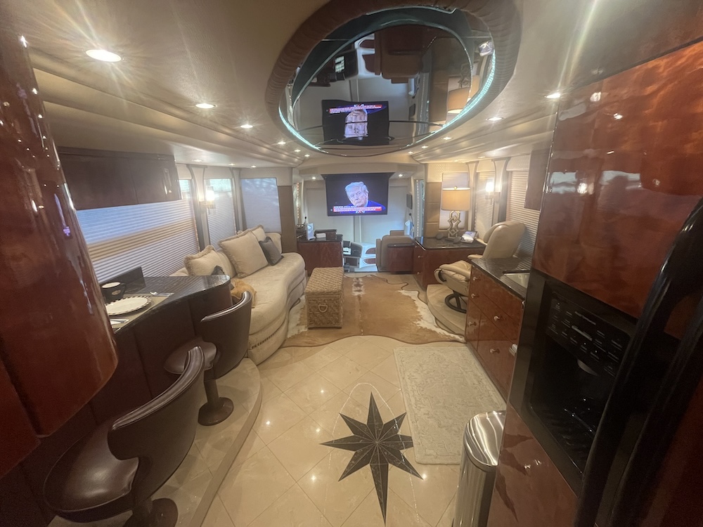 2010 Prevost Millennium H3-45 For Sale