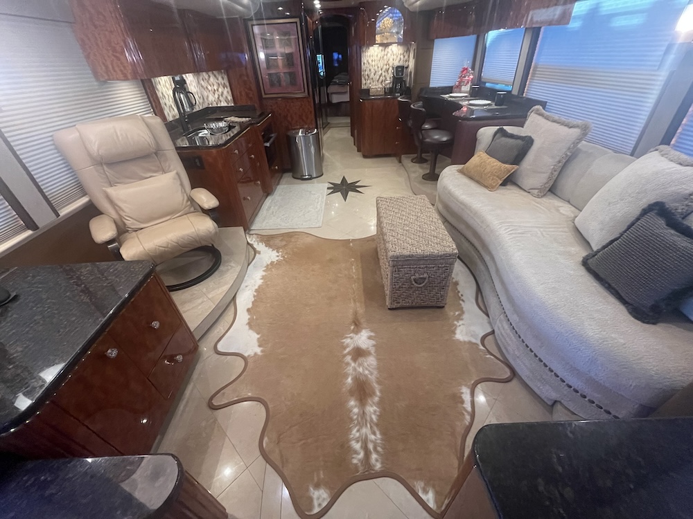 2010 Prevost Millennium H3-45 For Sale