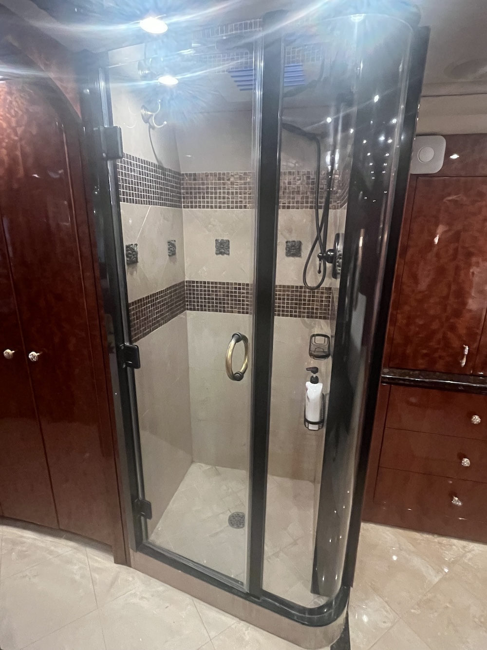 2010 Prevost Millennium H3-45 For Sale