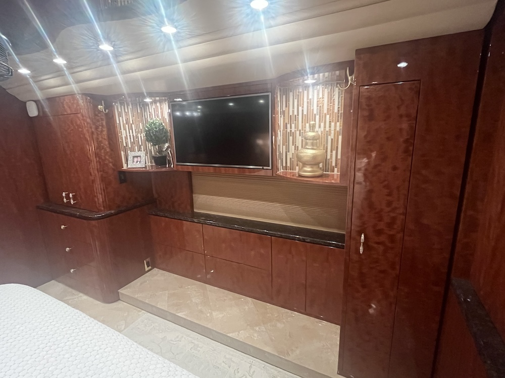 2010 Prevost Millennium H3-45 For Sale