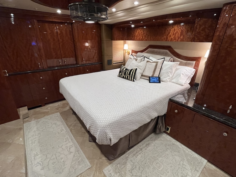 2010 Prevost Millennium H3-45 For Sale