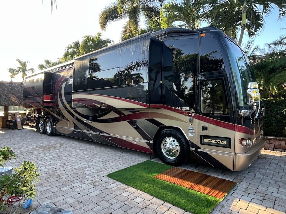 2010 Prevost  Millennium H3-45 For Sale