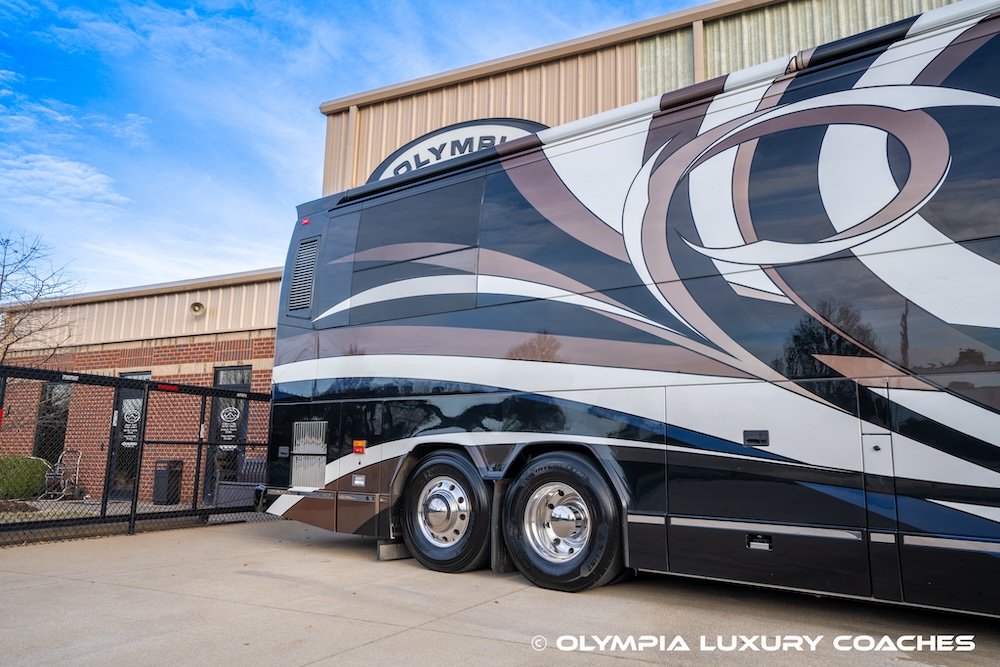 2010 Prevost Millennium H3-45 For Sale