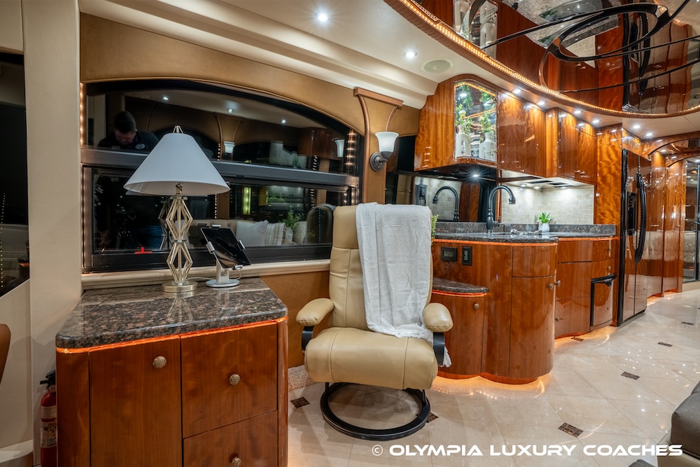 2010 Prevost Millennium H3-45 For Sale