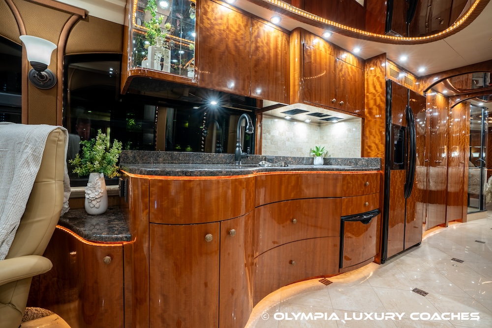 2010 Prevost Millennium H3-45 For Sale