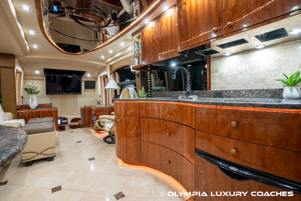 2010 Prevost Millennium H3-45 For Sale